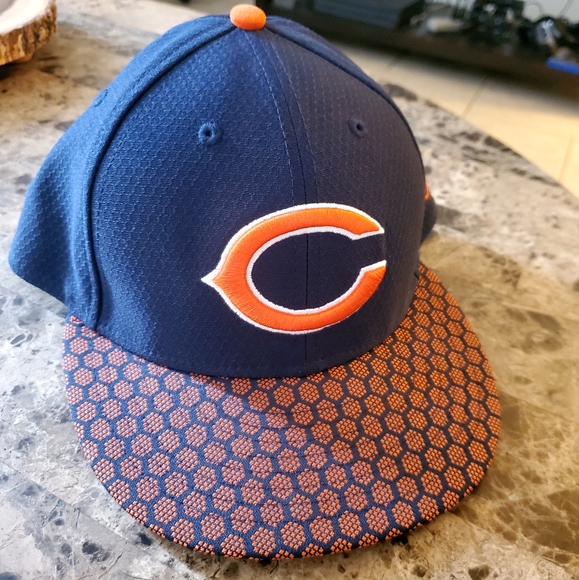 New Era Chicago Bears 2017 Official Sideline Hat - Picture 2 of 7